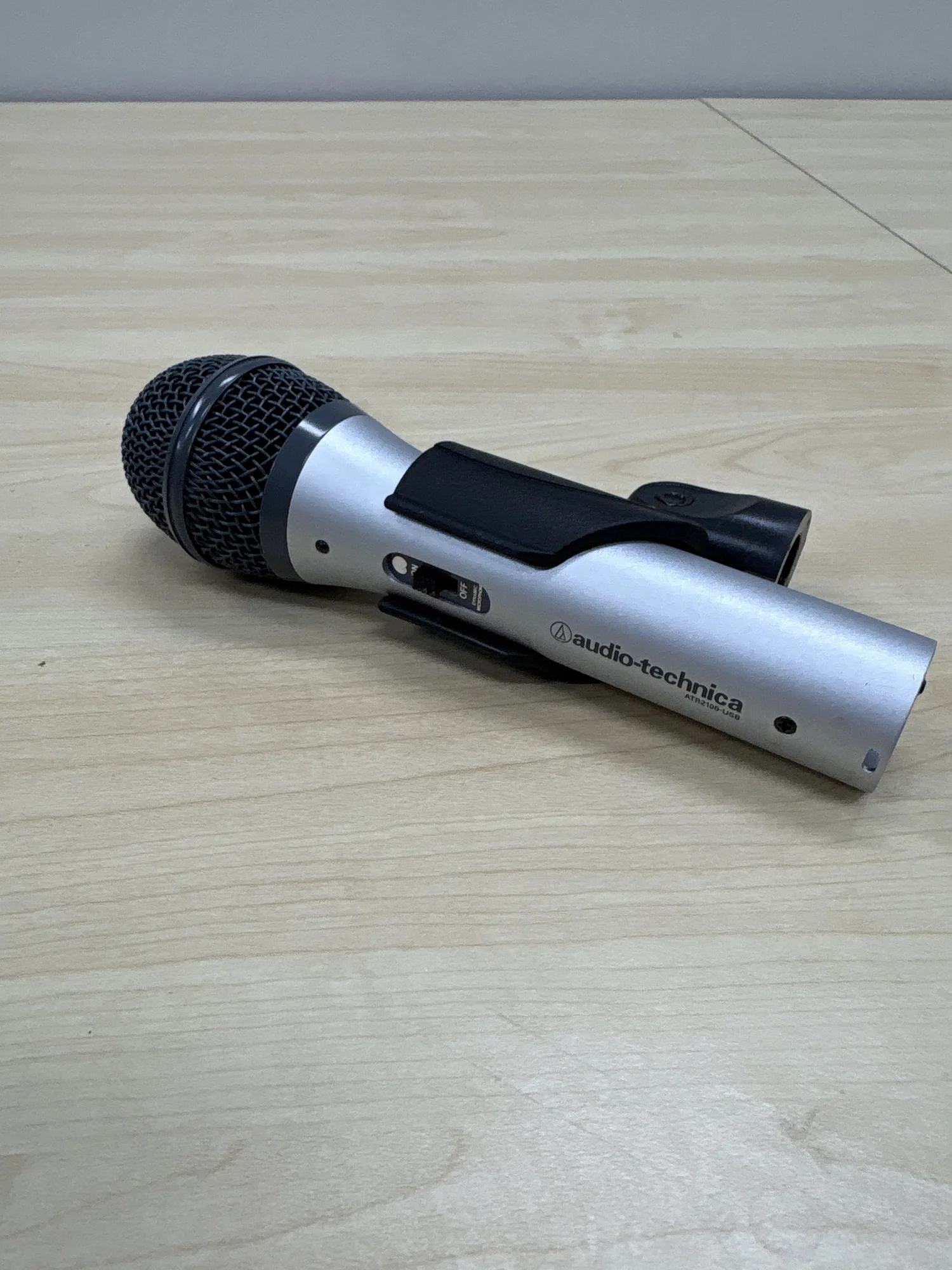 Audio-Technica Handheld Dynamic Microphone ATR2100-USB