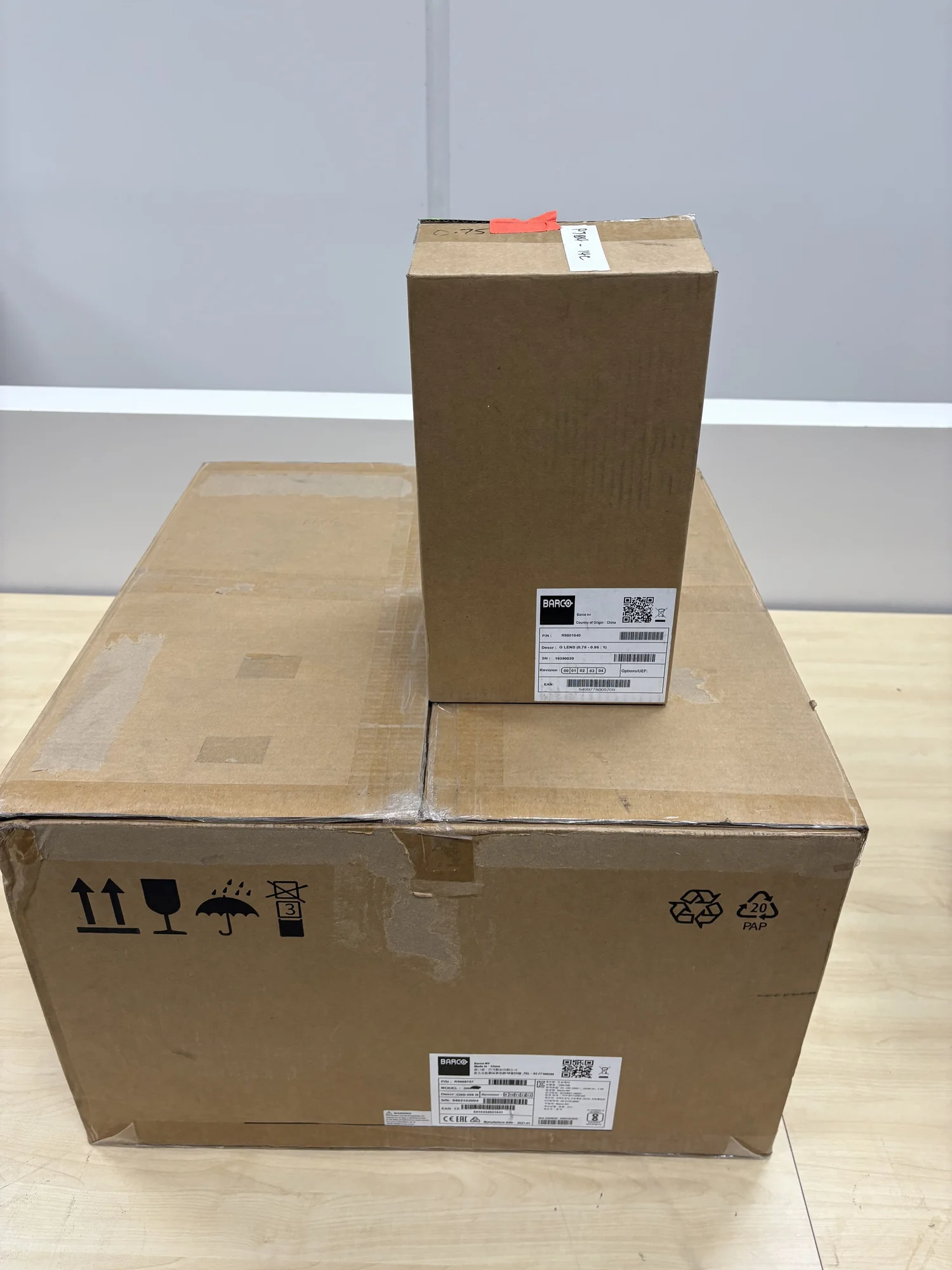 Barco G60-W10.  Laser projector as new -  600hrs