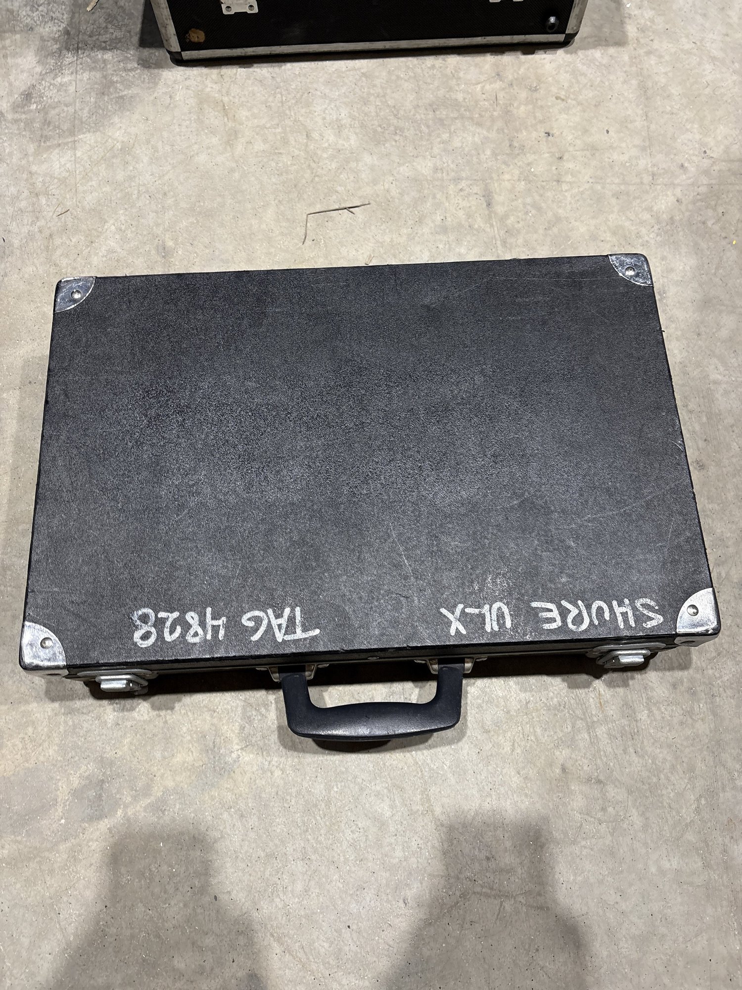 Wireless Microphone Protective Hard Case - Fits  SHURE ULX Single System (RC16)