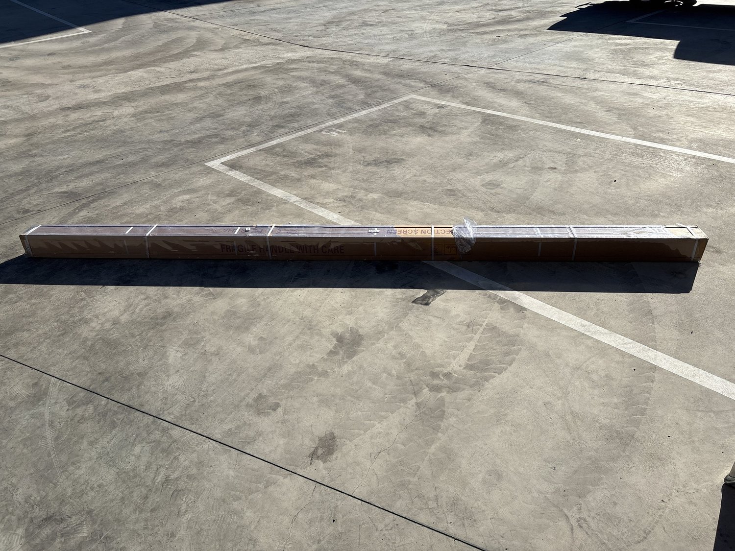 Motorized Projector Screen Brand New Sealed Optekneik  16:9 Diagonal 150"  ( 3.81 Metre ).    Viewing Area 3320x1800mm