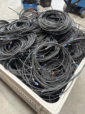 Cat 6 Data Cable Bulk Lot Approx  500pcs, Assorted Long Lengths Untested  (sold per  Pallet )