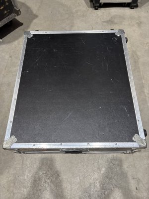 Encore Mixer Roadcase  1000x700x222 Suits  A&H  QU32  Mixer  (RC37)