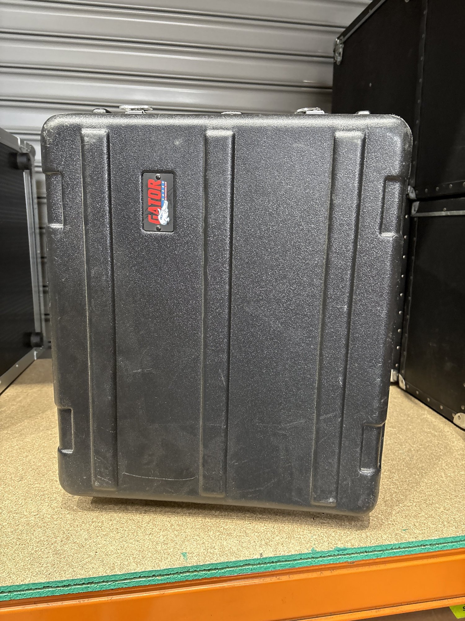 Gator GRR 8L 8U Rolling Molded Rack Case - Pull Handle & Recessed Wheels ( RC26) (SOLD OUT)