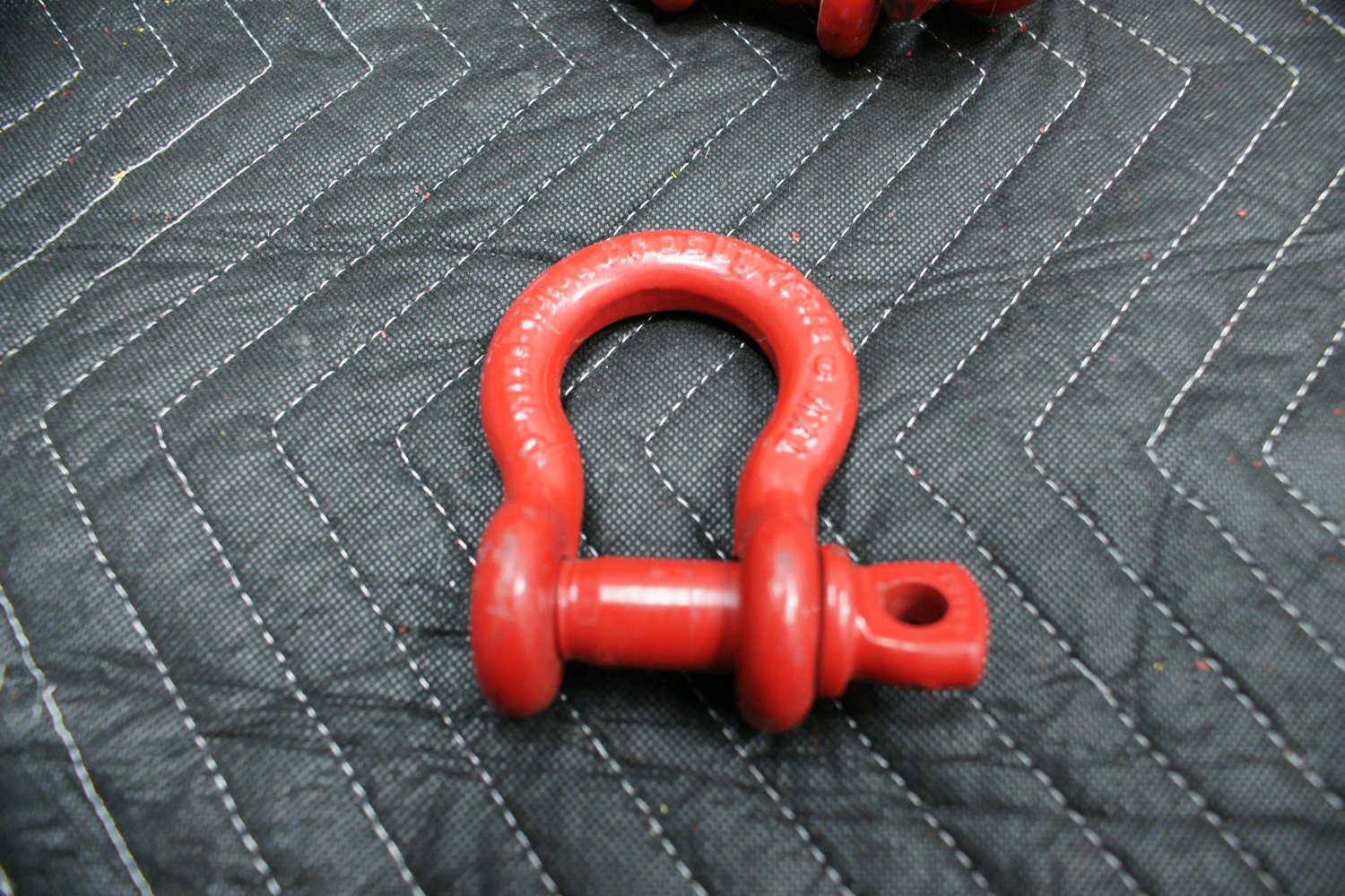 D  Shackles Red  4.5  5/8  PWLL 141  Made In USA Crosby  (20 In Stock)