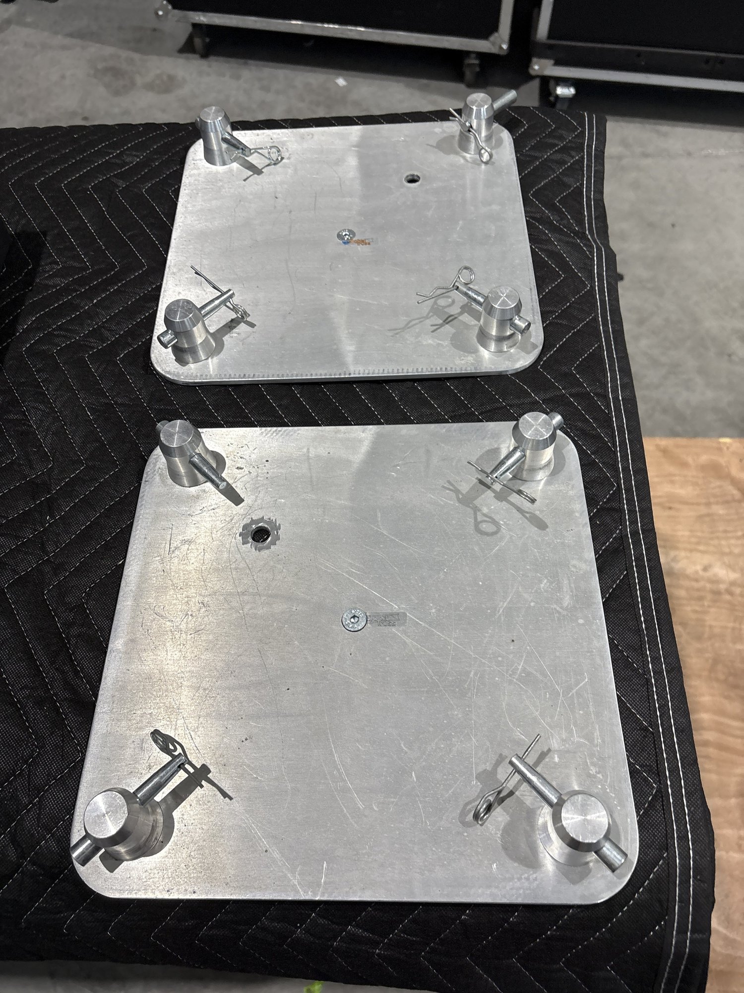 Global Truss - F30 Type Box Truss Top Plates Suit Moving Lights