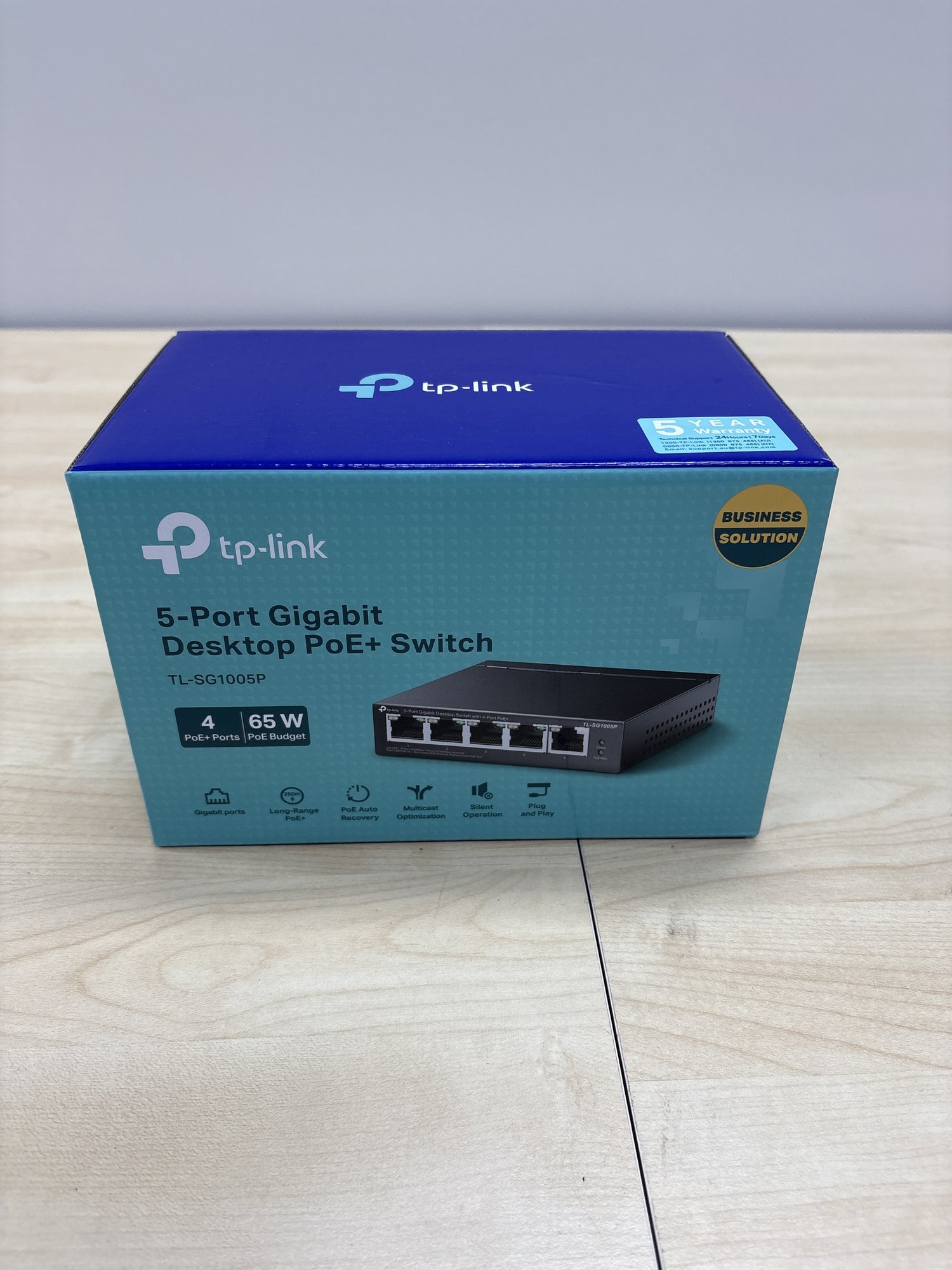 Tp Link 5 Port Poe+gigabit  Switch new in box