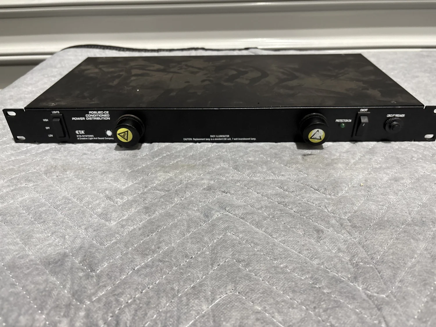 Power Conditioner 8 Way IEC Rack Mount ETA PD8 With Lights+ Cables