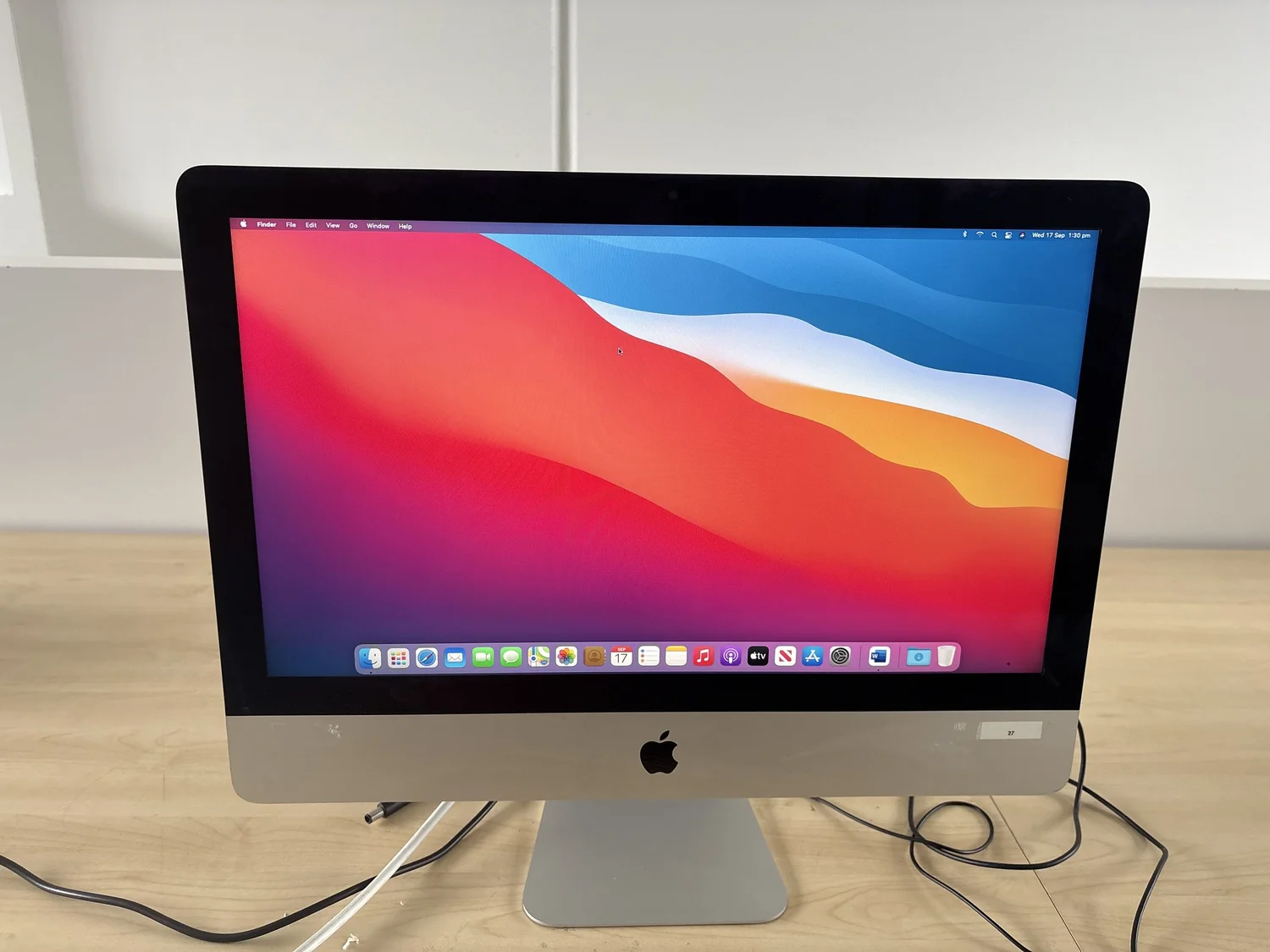 Apple iMac 21.5  2014 i5  8gb ram 1TB