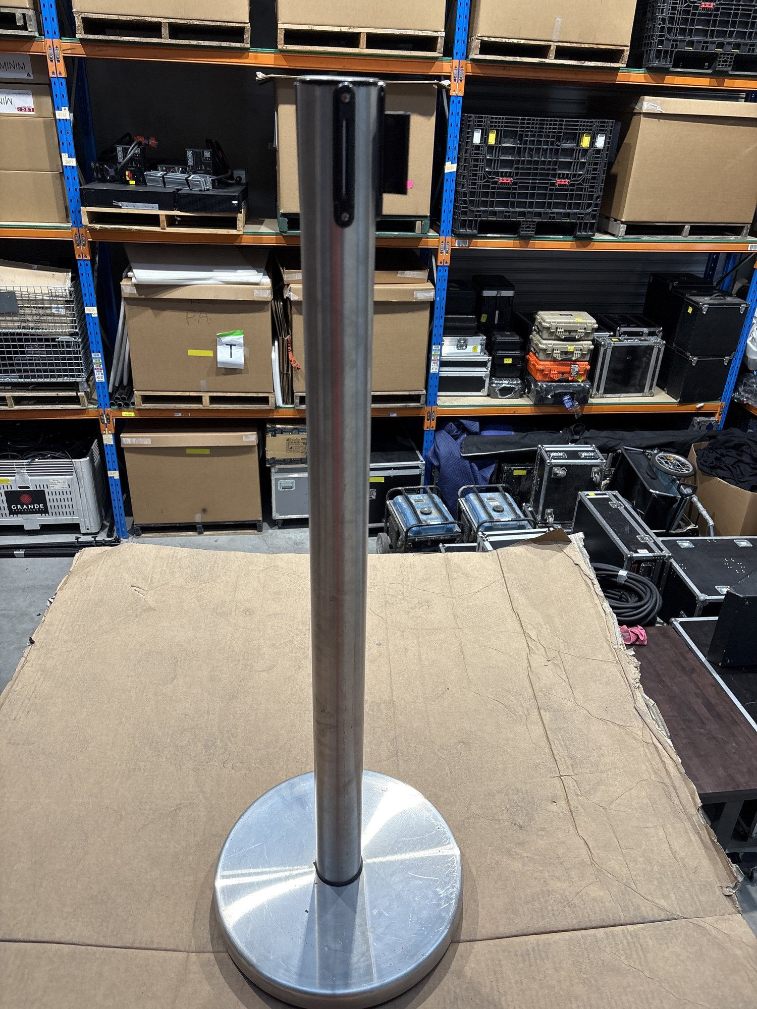 Stainless Steel Single Tensa Baricade Stand , With Red Strap