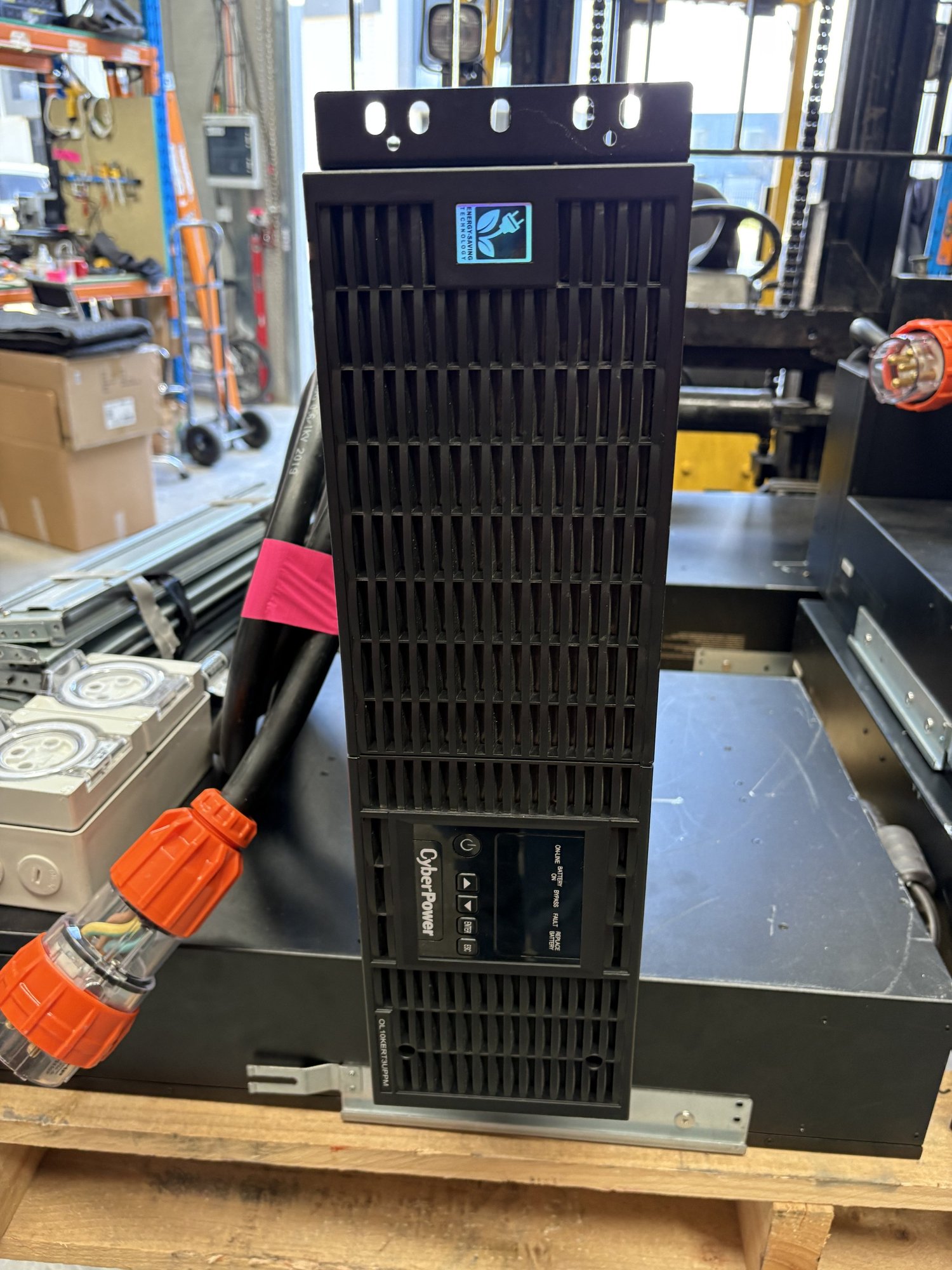 CyberPower UPS System 10,000 VA / 10,000Watt Sine Inverter  System 1x Controller 2x Batteries 240v Out  Programable Output  RRP$20K