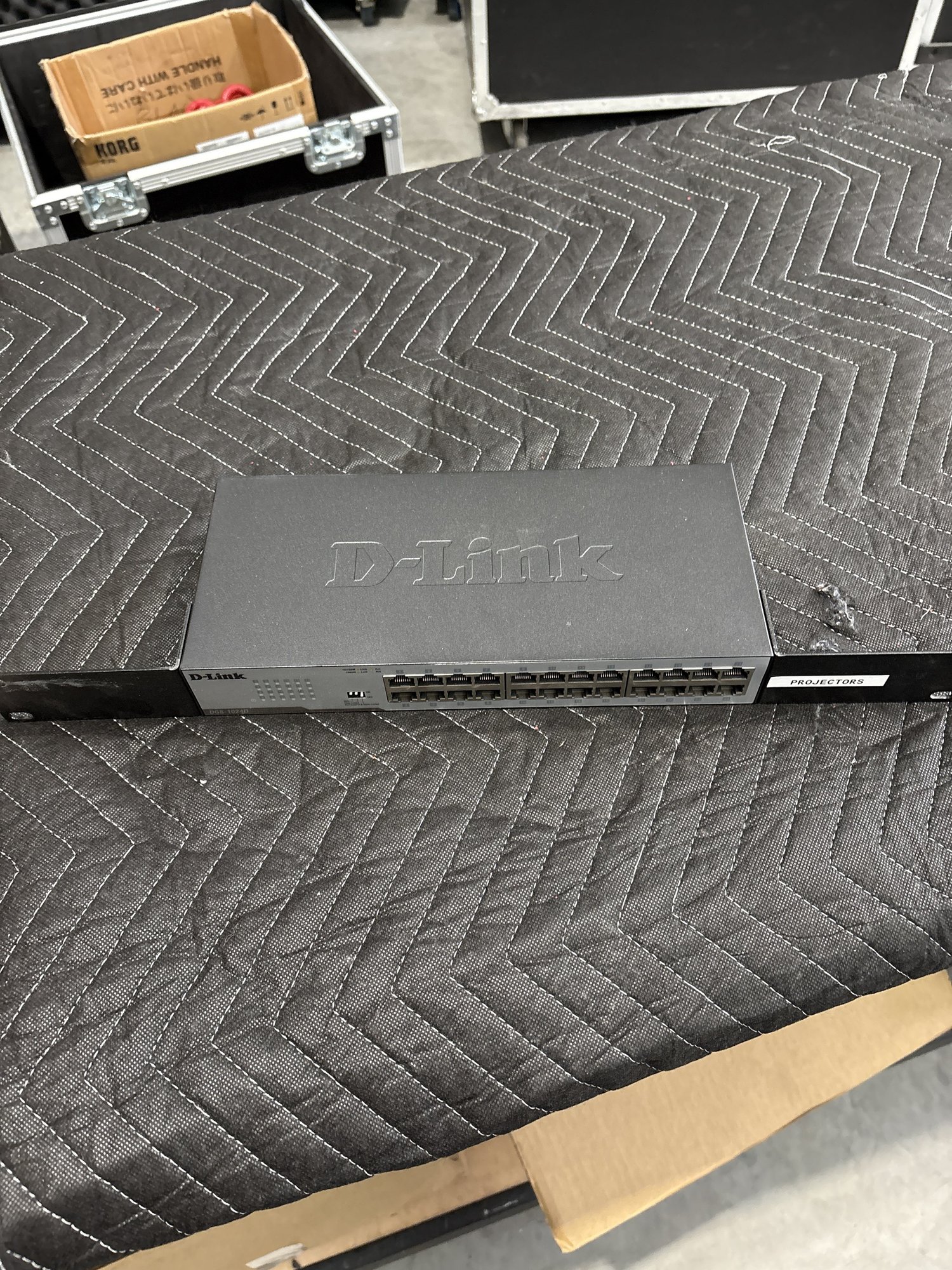 Network Switch DLink  10/100mbps  24 port DGS 102-4D